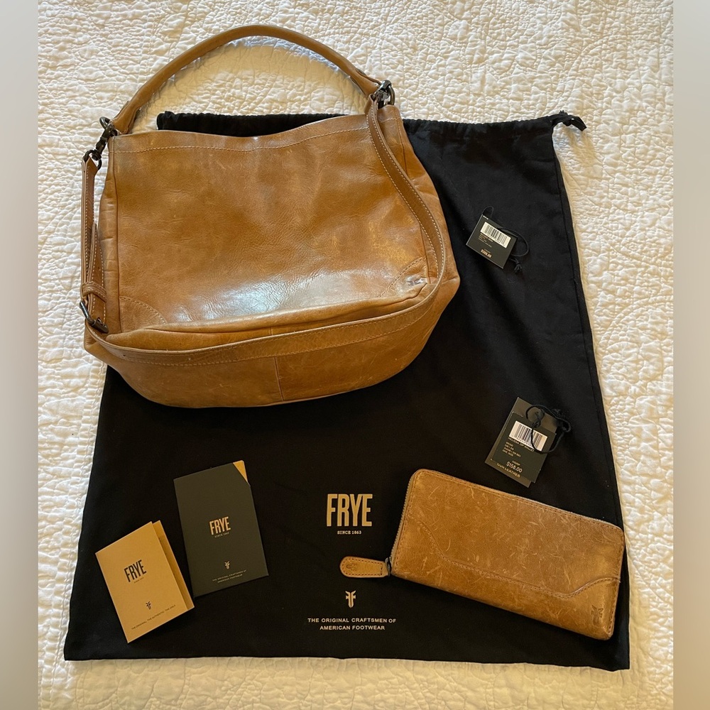 Frye Melissa Hobo and Zip Wallet in Beige in EUC
